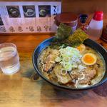 醤油豚骨ラーメン