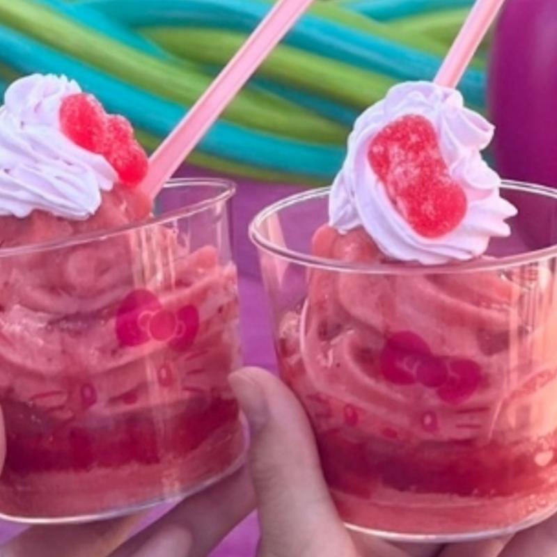 ハローキティのフローズン・スムージー(ユニバーサル・ワンダーランド)