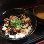 ランチ（やきとり丼＋地鶏ガラスープ＋香の物）