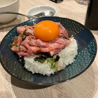 とろけるユッケ丼(熟成和牛焼肉エイジング・ビーフ 西日暮里本店)