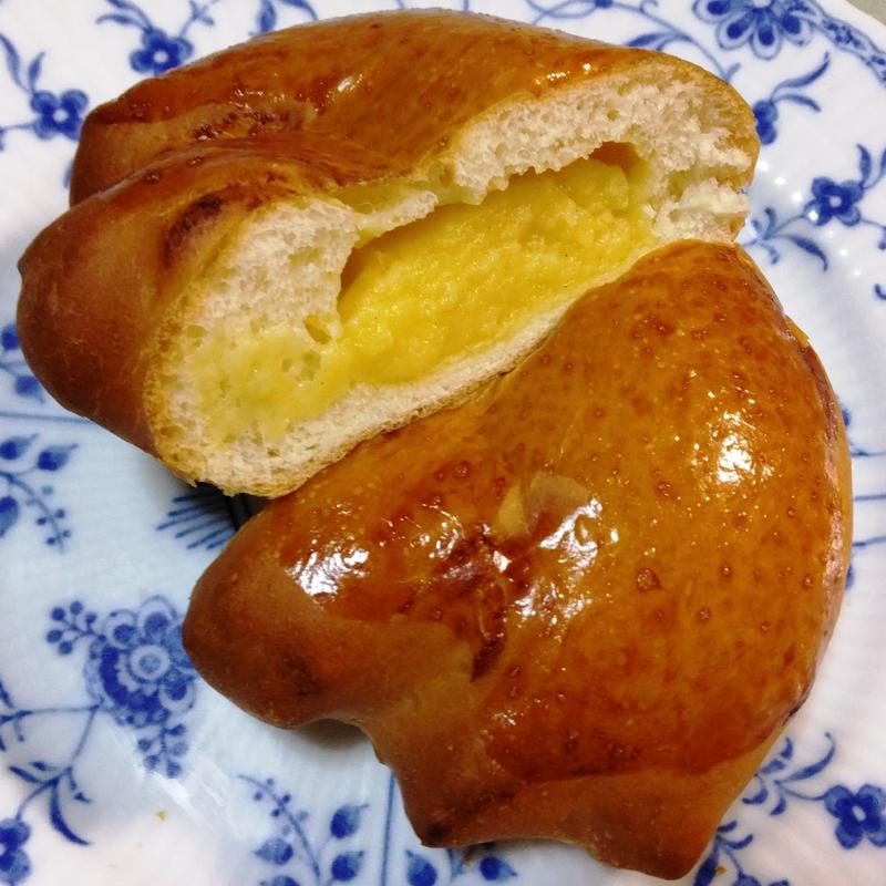 クリームパン(スモモハウス)