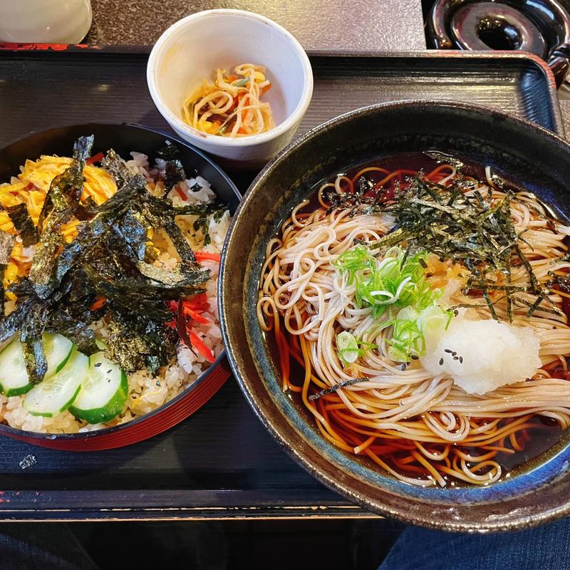 日替わり定食（火曜日：山菜ご飯）(信州そば )