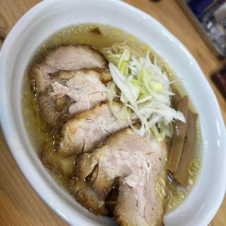 白醤油らーめん チャーシュー 麺大盛(らーめん ともえ商店)