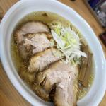 白醤油らーめん チャーシュー 麺大盛(らーめん ともえ商店)