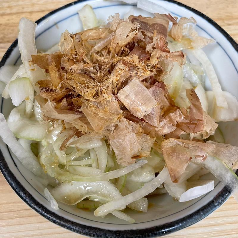 オニオンスライス(大衆酒場 酒呑んで飯食って蛙之介 溝の口店)