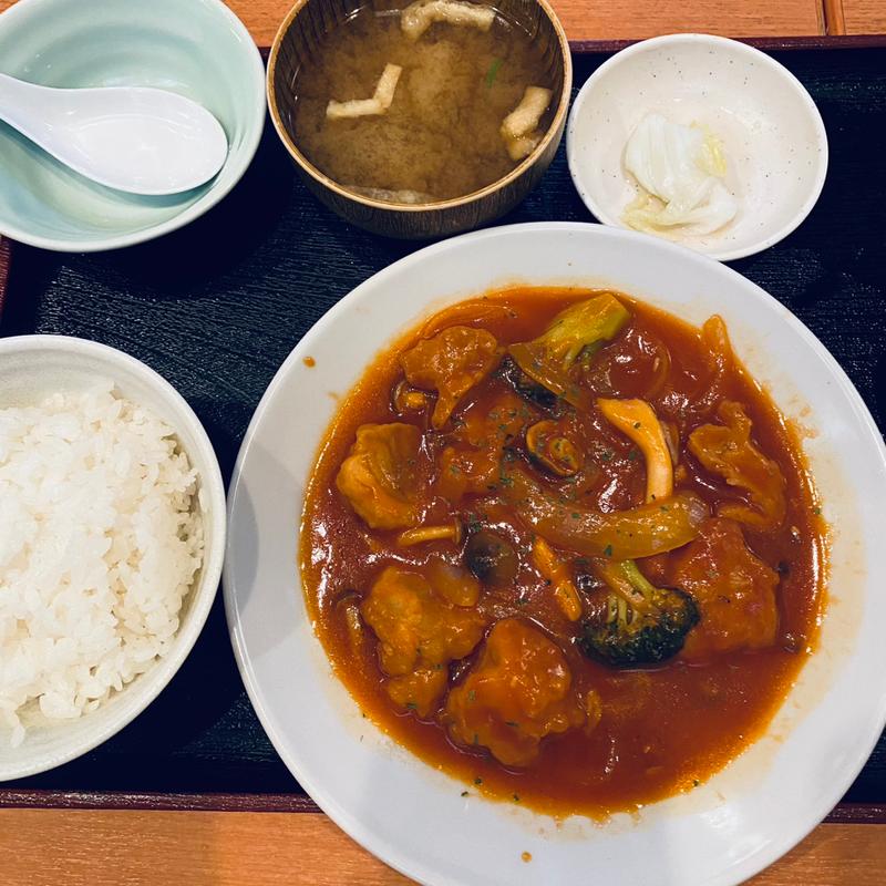 チキントマト煮定食　おちょぼライス(大衆食堂 定食のまる大 多摩センター店)