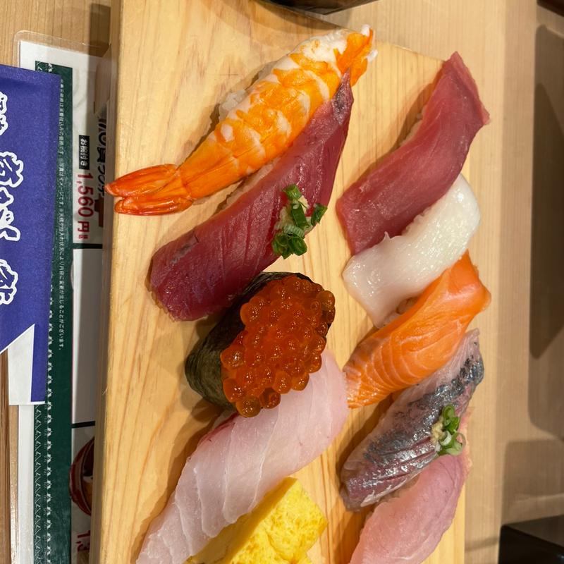 王道10貫ランチお椀付き(沼津魚がし鮨 三島駅南口店（ぬまづうおがしずし）)