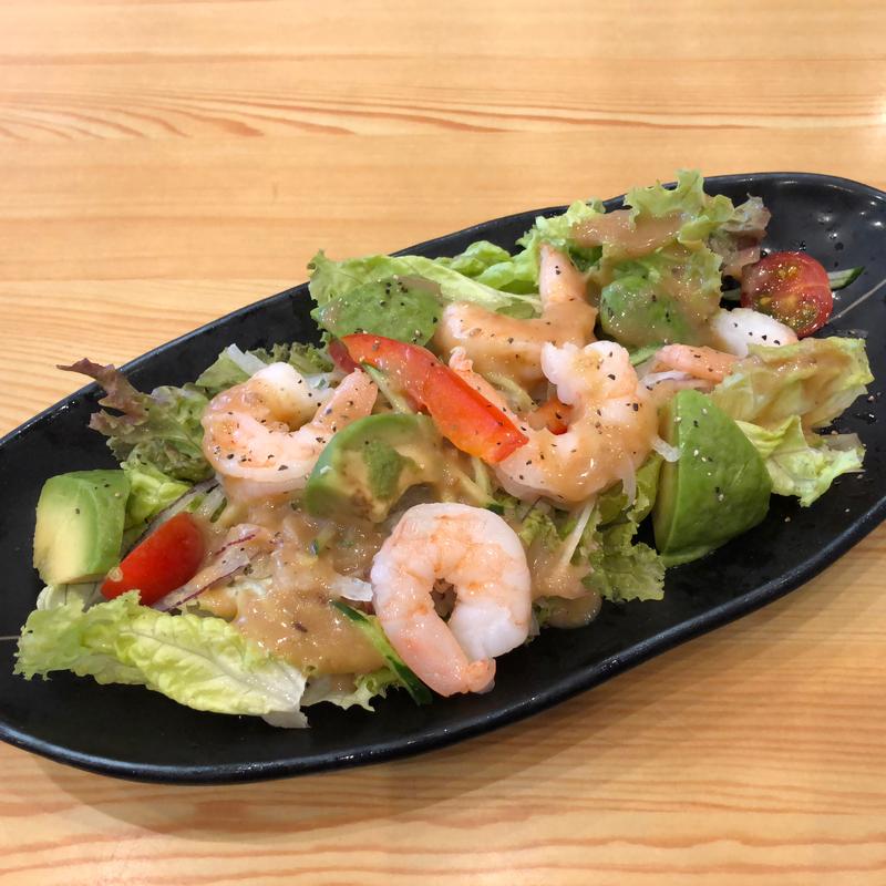 えびとアボカドのサラダ(とんでん 花畑店)