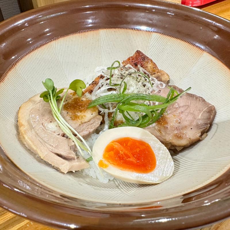 愛情丼(麺寿 とものや)