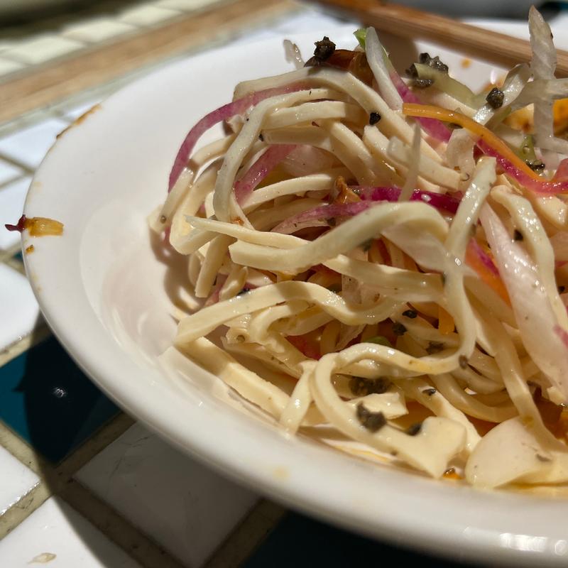 細切り豆腐と香菜の和えもの(月世界)