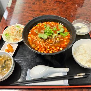 麻辣モツ煮麺(四川DINING 望蜀瀘)