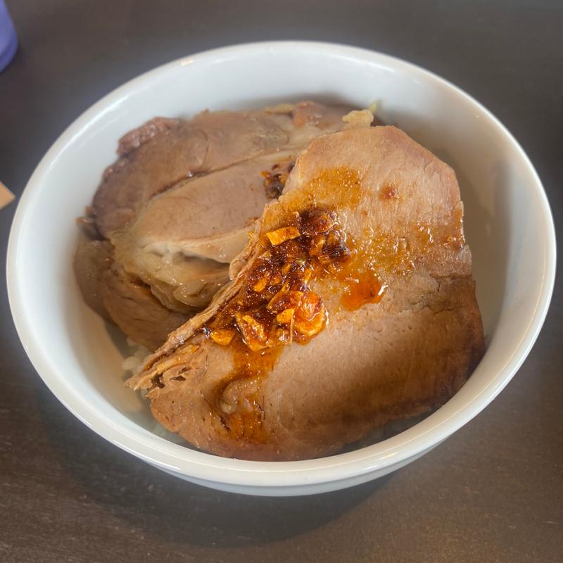 チャーシュー丼(金まる餃子)