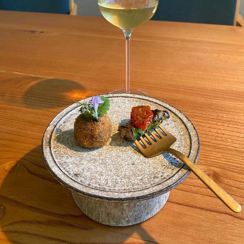 牛バラ、春キャベツ、小さなアランチーニ(VENTINOVE)