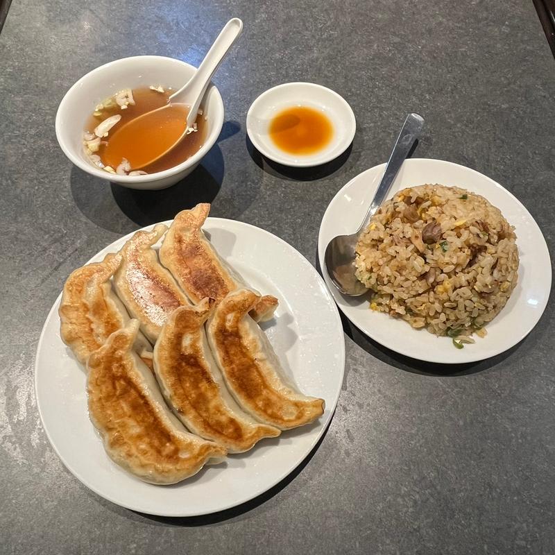 黒豚餃子 半チャーハンセット(神田餃子屋 本店 （カンダギョウザヤ）)