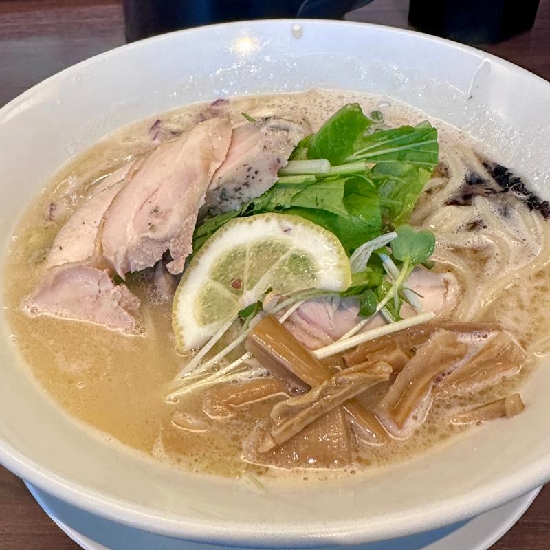 鶏塩白湯チャーシューメン(麺や ようか )