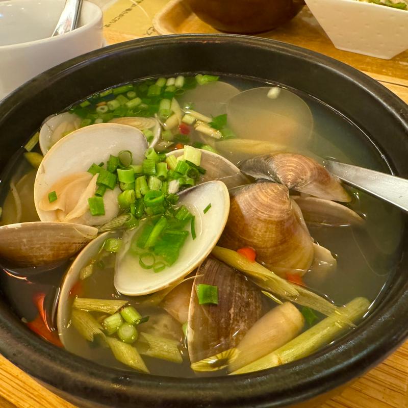 ハマグリのレモングラス蒸し(ベトナムレストラン　ジャスミンパレス)