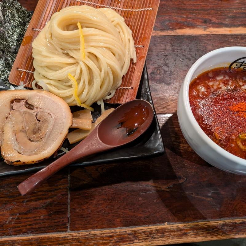 赤辛魚介つけ麺(麺やすする)