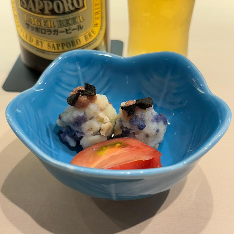 トリュフの一口ポテトサラダ 酒盗 ナッツ フルーツトマト(当然丑極)
