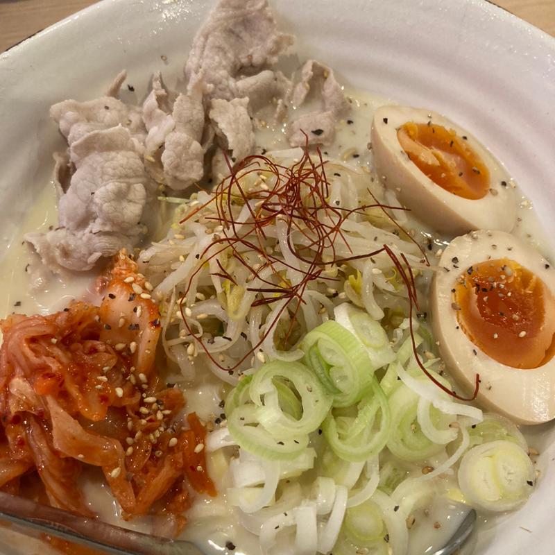 冷製豆乳ラーメン(トマトラーメンと辛めん 三味 天神大名店)