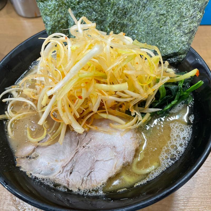 豚骨醤油ネギらーめん(綾瀬ラーメン 粋)