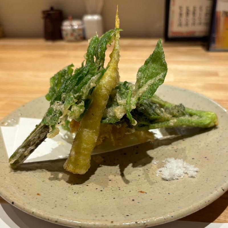 いろいろ山菜の天ぷら(旬菜旬魚たじま)