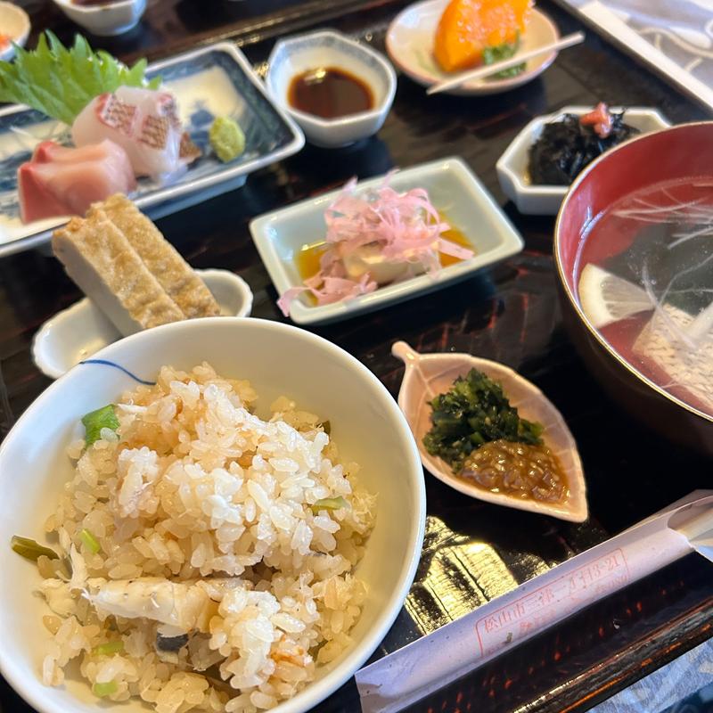 (鯛メシ専門 鯛や （たいめしせんもん たいや）)