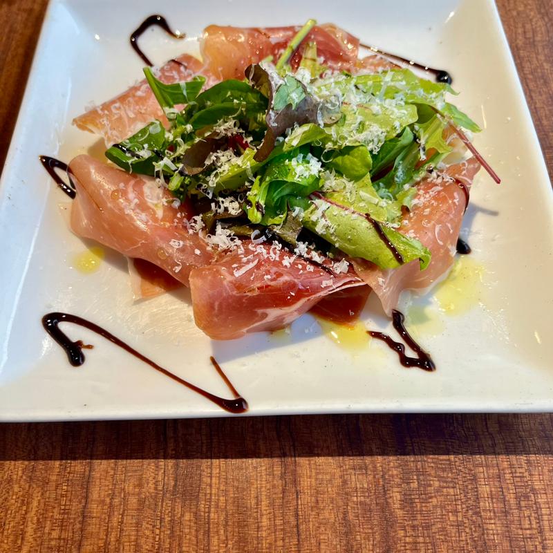 生ハムと苺のサラダ(おかもと)