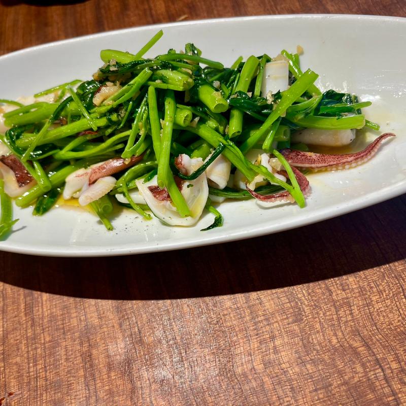 剣先イカと空芯菜のペペロンチーノ風炒め(おかもと)