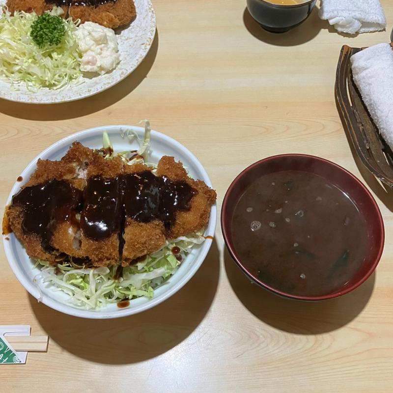 みそかつ丼　赤だし(とんかつ いとう)