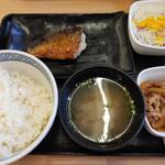 塩さば牛小鉢定食