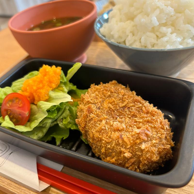 西ざわのコロッケ定食(西ざわ笑店 )