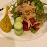 海月と彩り野菜サラダ