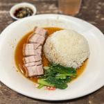 脆皮猪肉饭