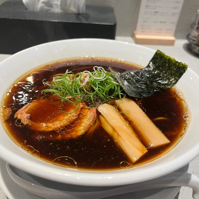 たゆたふそば(黒)(ワンタンメン専門店たゆたふ)