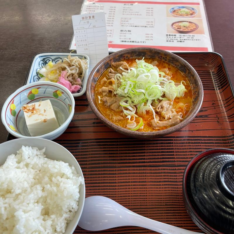 もつ煮定食（おかず大盛）(日の出食堂)