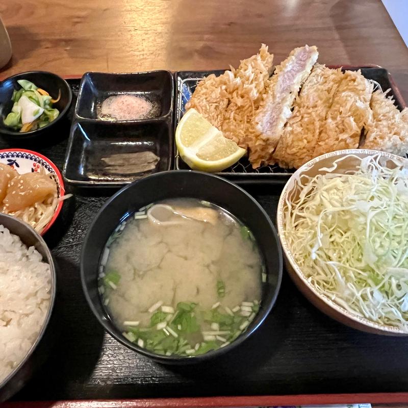 恋する豚肩ロースカツ定食(お肉とめしとカフェ あじて)