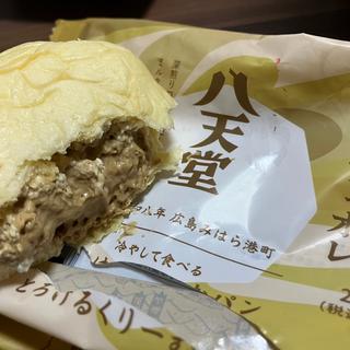 とろけるクリームパン(八天堂 ekimo梅田店)