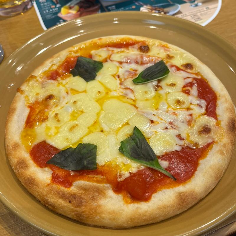 ピッツァマルゲリータ(ココス 平岸店)