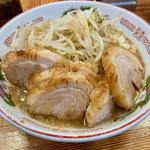 小豚ラーメン(ニンニク、野菜、カラメ)