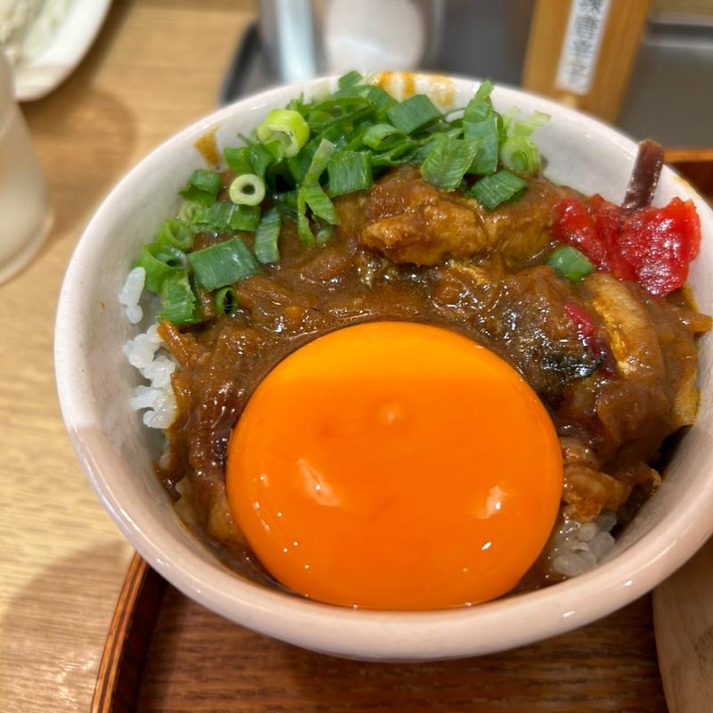 辛口カレー丼(功刀屋 新宿御苑店)