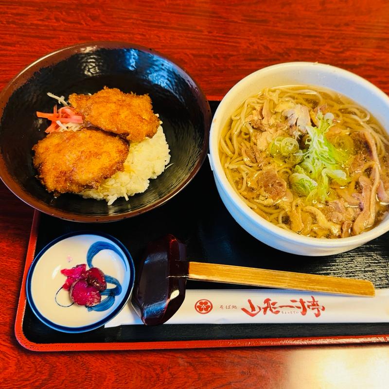 冷たい肉そば(山形一寸亭 （やまがたちょっとてい）)