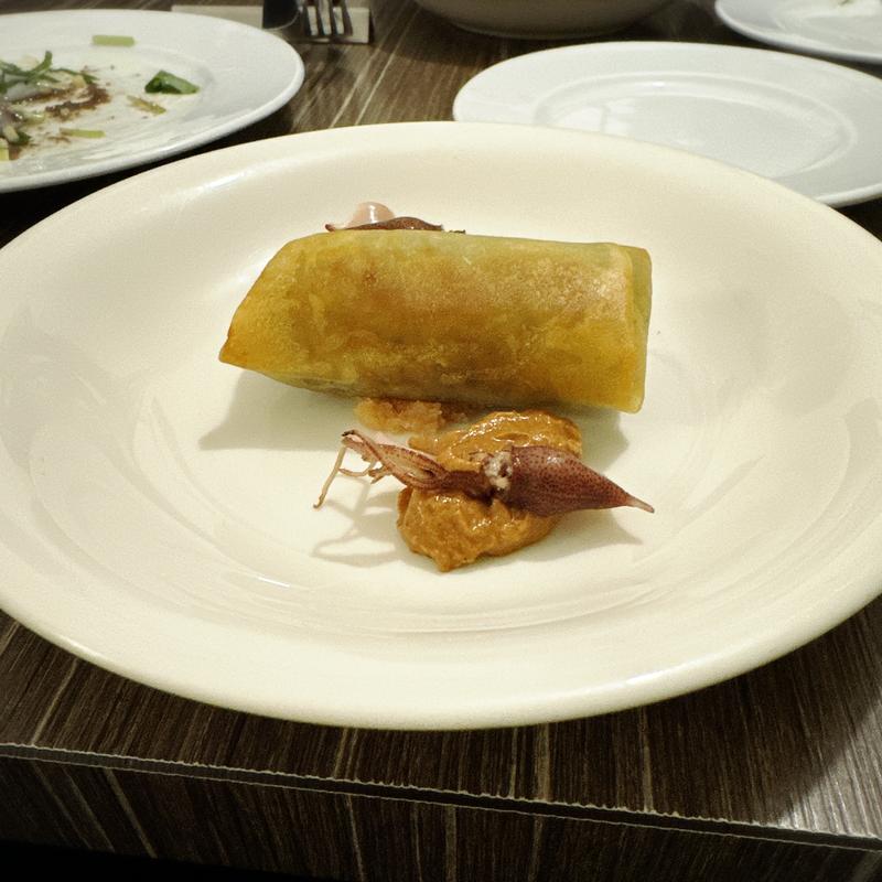 イカスミのリゾット春巻き(古澤亭)