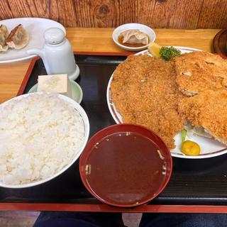 Wチキンカツ定食(李紅蘭)