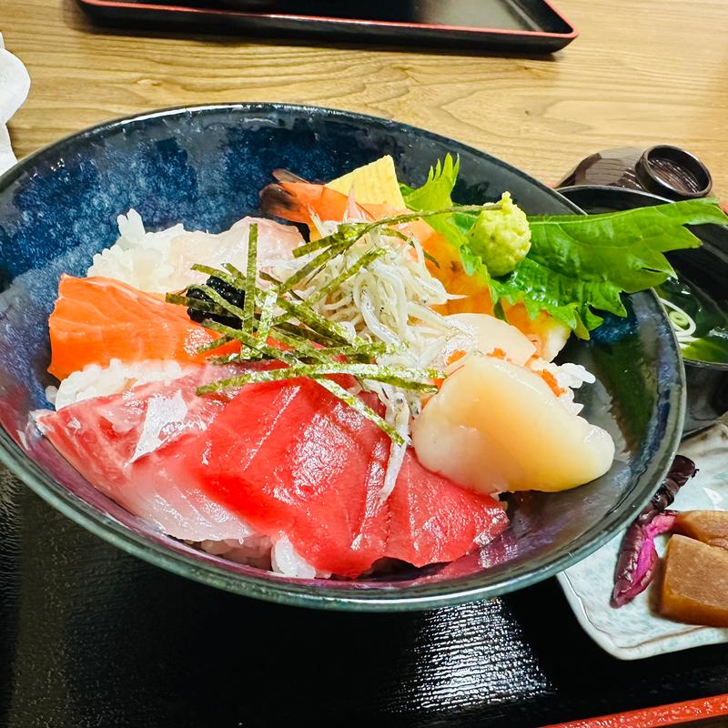 海鮮丼（並）(葛城Dining)