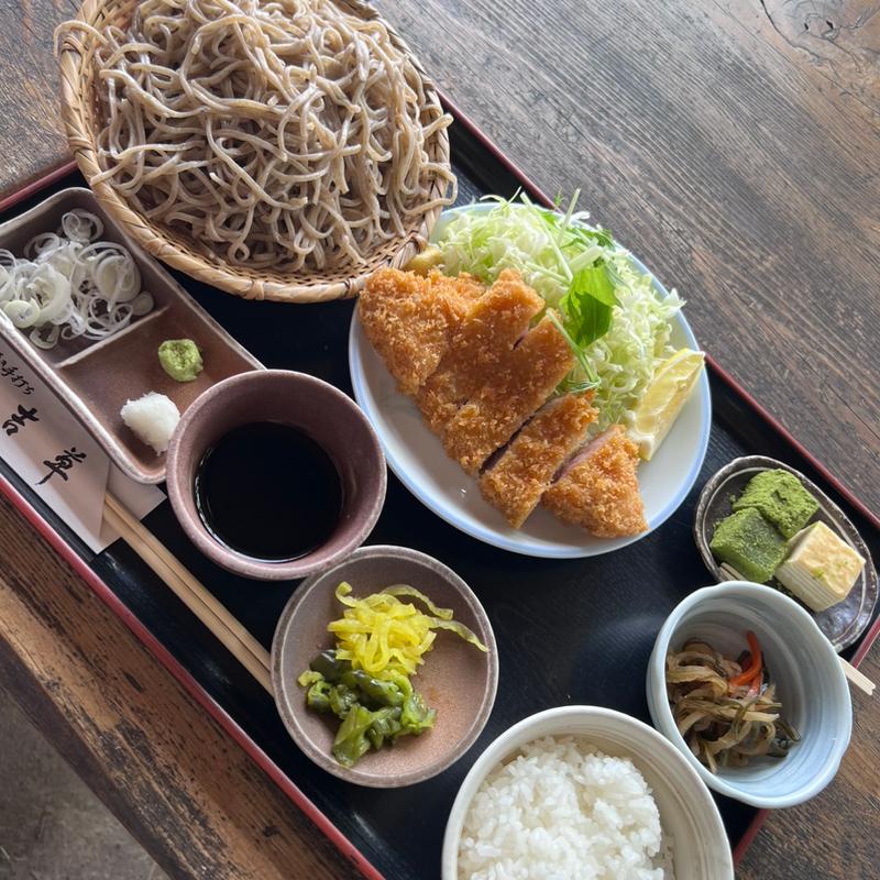 とん吉御膳（蕎麦大盛）(吉草 東新井店)