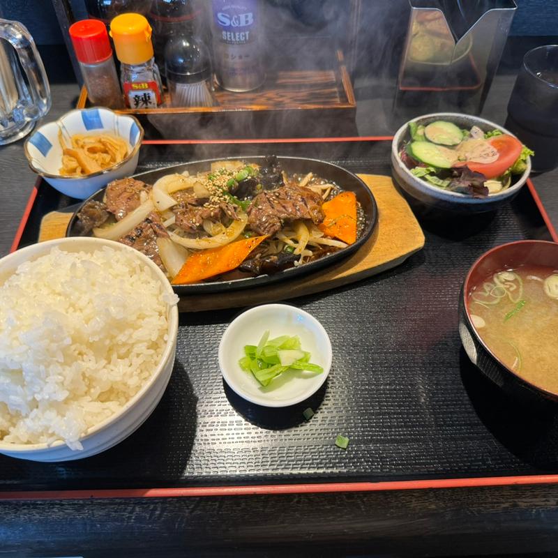 牛ハラミ定食(にくまる)
