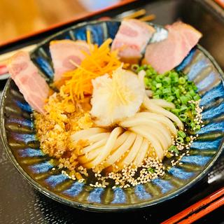 焼豚うどん（温）(手打ちうどん長谷川 （【旧店名】エン座　長谷川）)