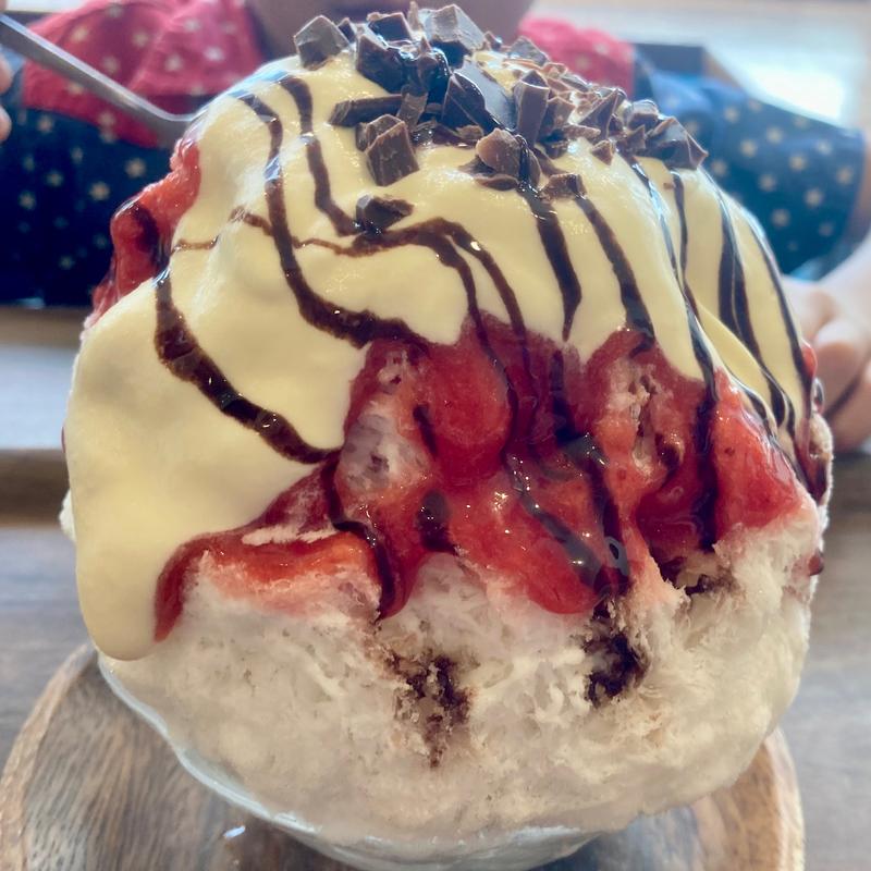 いちごチョコミルク氷(かき氷専門店&スイーツ えびす)
