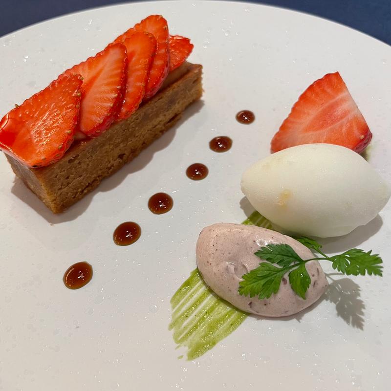 佐原リバーファーム苺 酒粕ときな粉のタルト(LE UN（ルアン） 佐原商家町ホテル NIPPONIA)