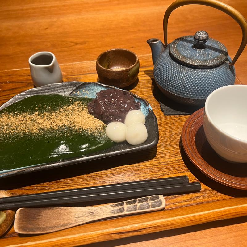 出来立て温わらび餅 お濃い抹茶味(京都 茶寮翠泉 新宿店)